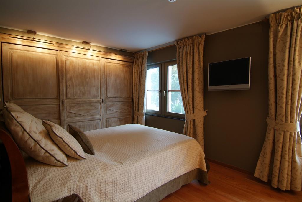 La Roseraie. Gaume-Ardenne-Lacuisine Sur Semois. Florenville Room photo